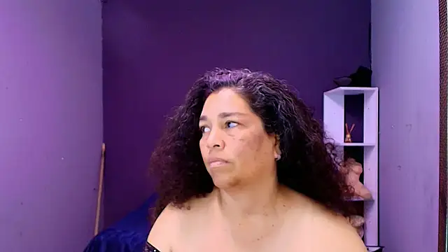 NinaBlazee online show from October 2025 07:23:02 PM