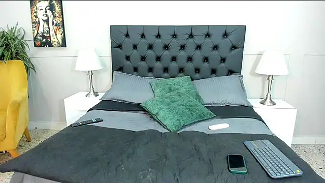 stephane rouss online show from October 2025 07:34:02 PM