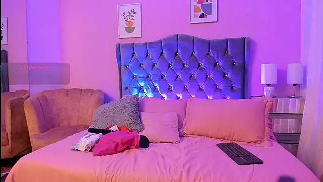 bravepetunia online show from September 2025 12:18:01 PM