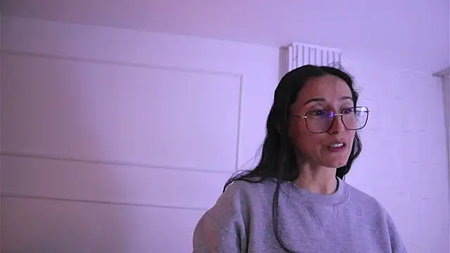 Ginevra esposito online show from February 2026 12:59:01 AM