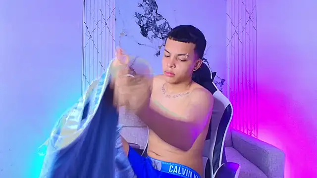 Snapshot of ThiagoCollin chatting on September 2025 09:48:01 PM ThiagoCollin online show from September 2025 09:48:01 PM