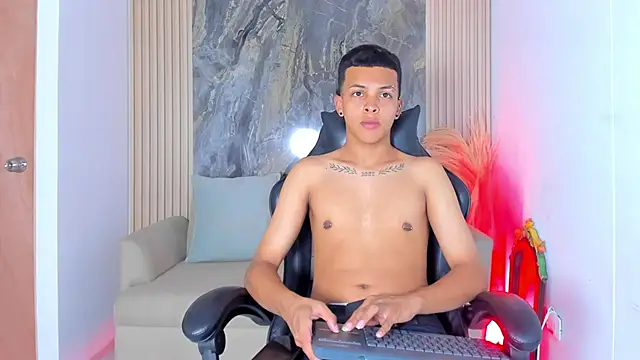 Snapshot of ThiagoCollin chatting on September 2025 09:48:01 PM ThiagoCollin online show from September 2025 09:48:01 PM