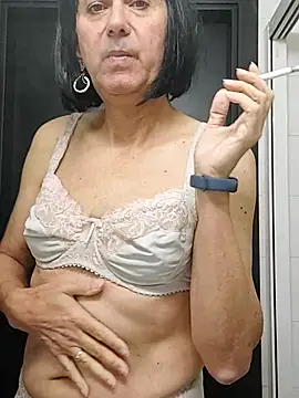 Emily de Carla online show from November 2025 07:33:02 AM