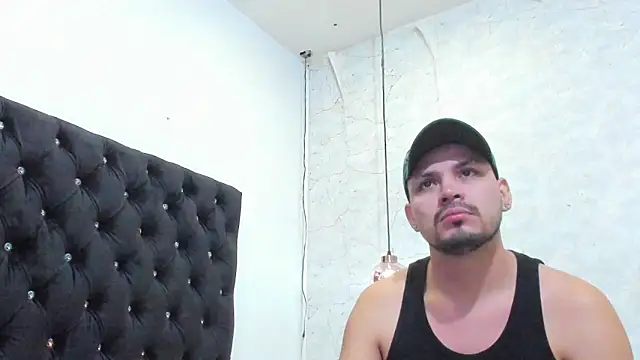 AndresSterling  online show from October 2025 11:13:02 PM