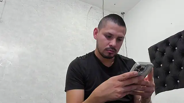 AndresSterling  online show from October 2025 11:14:01 PM