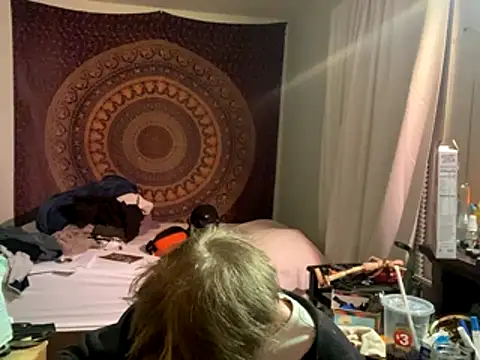 XanderOzzz online show from November 2025 10:58:02 AM