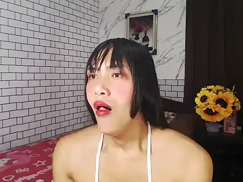 Snapshot of Latinahugecock chatting on October 2025 05:52:02 AM Latinahugecock online show from October 2025 05:52:02 AM