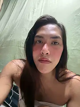 Snapshot of Latinahugecock chatting on December 2025 03:51:01 PM Latinahugecock online show from December 2025 03:51:01 PM