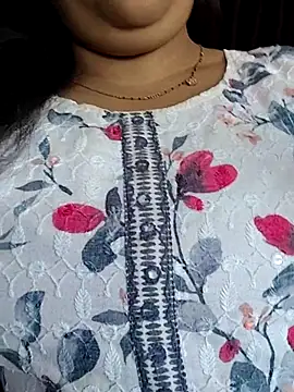 Snapshot of Sakshi4u chatting on July 2026 05:01:01 AM Sakshi4u online show from July 2026 05:01:01 AM