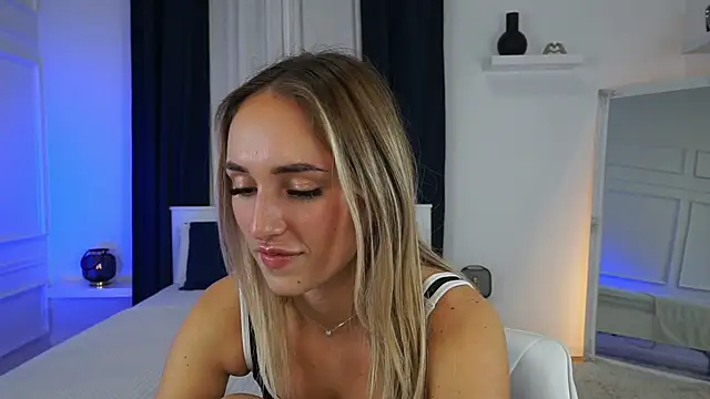 LenaaStar online show from December 2025 03:21:01 PM