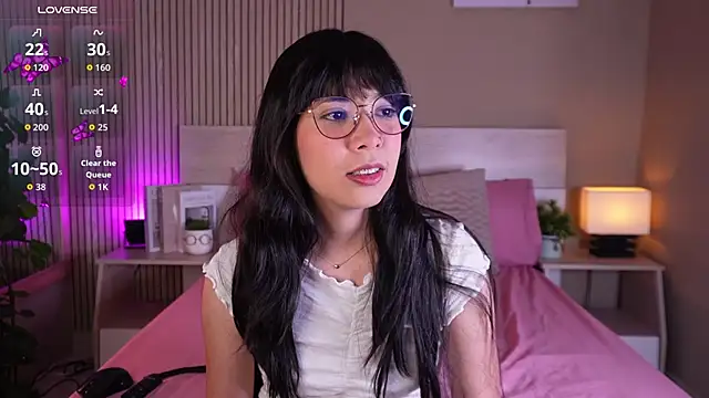 aprilqueenie online show from June 2026 07:39:01 PM