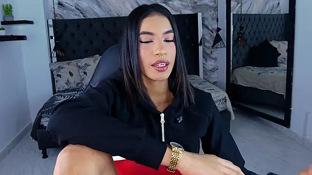 kitty collins  online show from April 2026 11:23:01 AM