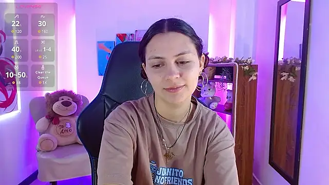 AlanaGarcia19 online show from January 2026 12:10:01 PM