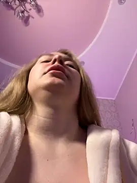 DeniMilkyyyyy online show from September 2025 07:40:02 PM