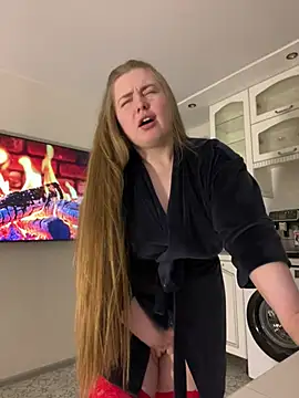 DeniMilkyyyyy online show from April 2026 10:23:02 PM