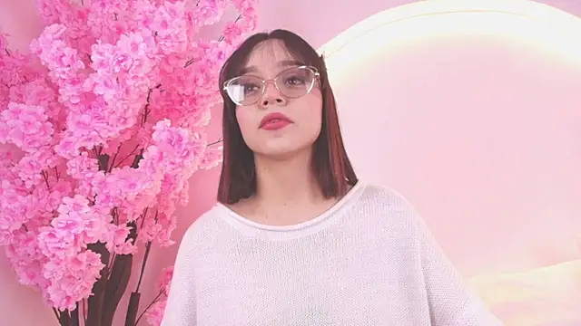Clara Luu online show from July 2026 08:51:01 PM