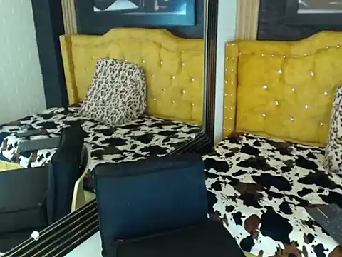 MiaColushy online show from November 2025 09:28:01 PM