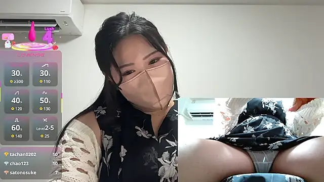 Snapshot of ___momo___0717 chatting on September 2025 03:01:02 PM    momo   0717 online show from September 2025 03:01:02 PM