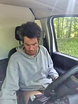 twitshe online show from April 2026 12:29:02 PM