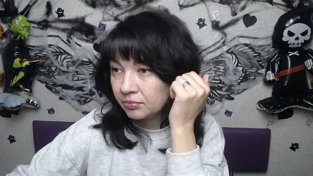 SelenaFly online show from November 2025 06:03:01 AM