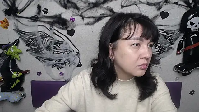 SelenaFly online show from November 2025 06:01:02 AM