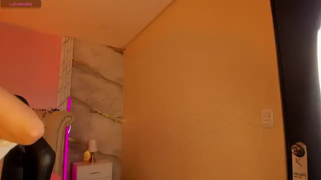 EmmaStonns online show from April 2026 12:44:02 PM