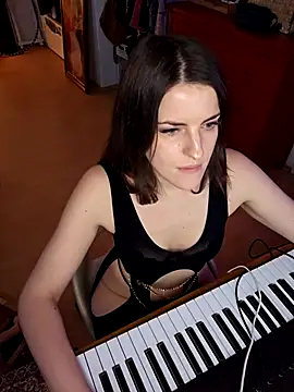 BelleFelicitas online show from November 2025 05:11:01 PM