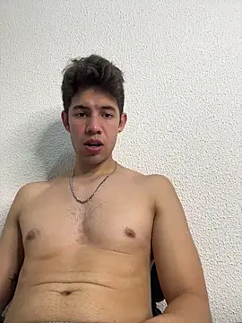 Snapshot of Maxtaylor18 chatting on October 2025 03:06:01 AM Maxtaylor18 online show from October 2025 03:06:01 AM