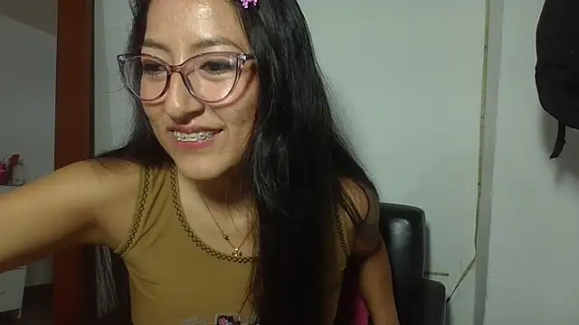 Snapshot of AlbyberCH chatting on June 2026 06:34:01 PM AlbyberCH online show from June 2026 06:34:01 PM
