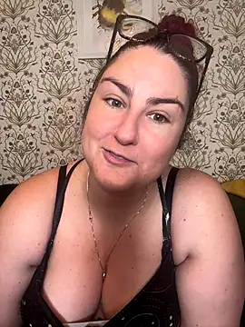 Snapshot of Lacey-BBW chatting on October 2025 09:26:02 PM Lacey-BBW online show from October 2025 09:26:02 PM