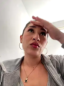 Isa Villamarin online show from September 2025 02:41:02 PM