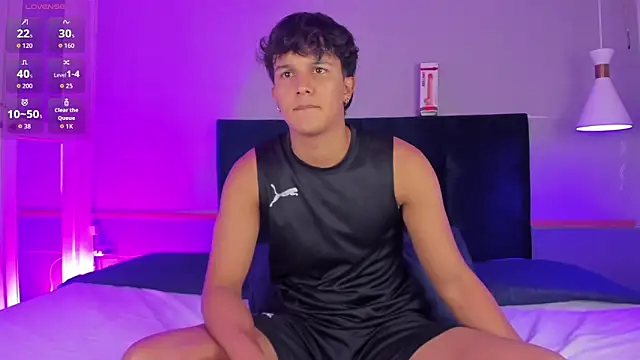 Leo Savage  online show from October 2025 04:09:02 AM