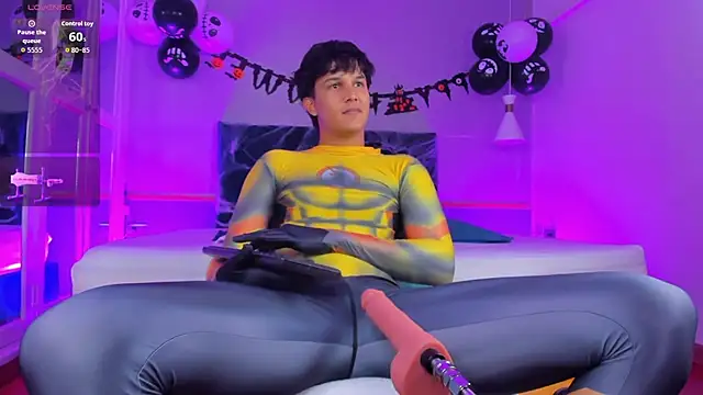 Leo Savage  online show from October 2025 04:23:02 AM