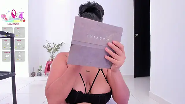 leyacopper online show from October 2025 07:33:01 PM