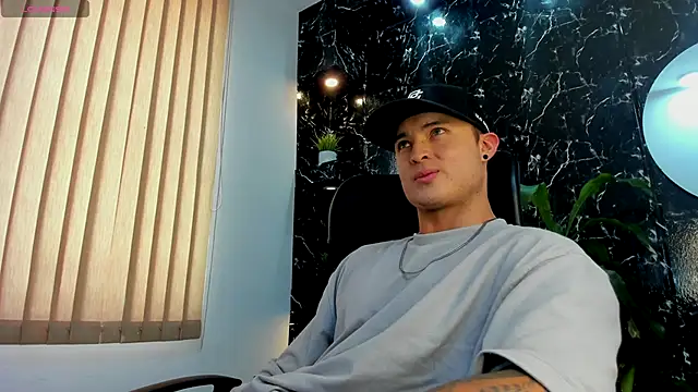 Alexander ferre online show from October 2025 06:17:02 PM