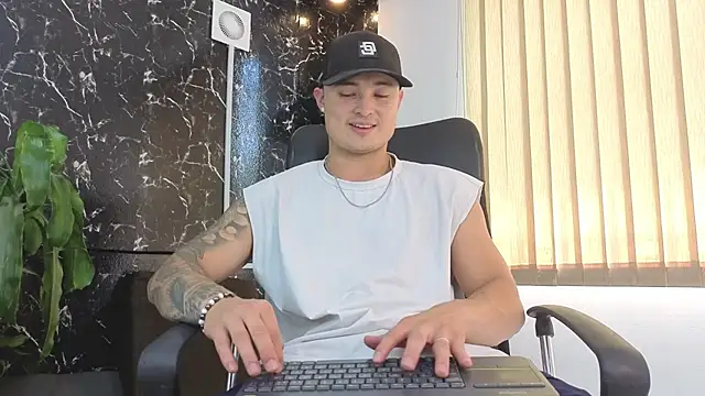 Alexander ferre online show from April 2026 04:23:01 PM