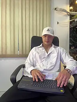 Alexander ferre online show from May 2026 12:34:01 PM