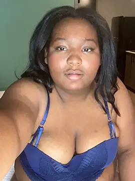 PoppyLuxe online show from December 2025 01:57:02 AM