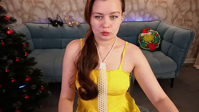 RedDoll  online show from December 2025 05:40:02 PM