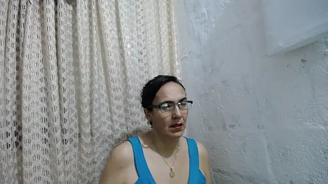 gabbyparker  online show from October 2025 10:21:01 AM