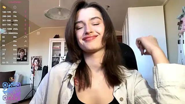 Snapshot of DarlineBrustera chatting on May 2026 02:10:01 PM DarlineBrustera online show from May 2026 02:10:01 PM