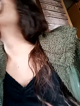 BomBomLuu online show from December 2025 10:48:02 PM