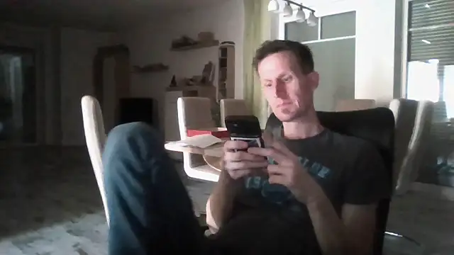 Snapshot of Trockenbau chatting on March 2026 12:05:01 PM Trockenbau online show from March 2026 12:05:01 PM