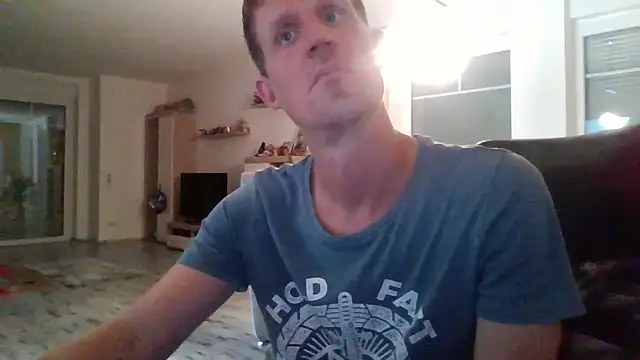 Snapshot of Trockenbau chatting on June 2026 10:08:02 AM Trockenbau online show from June 2026 10:08:02 AM