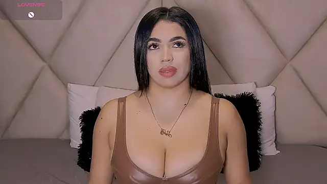 CharlotteeBrownn online show from October 2025 02:33:01 AM