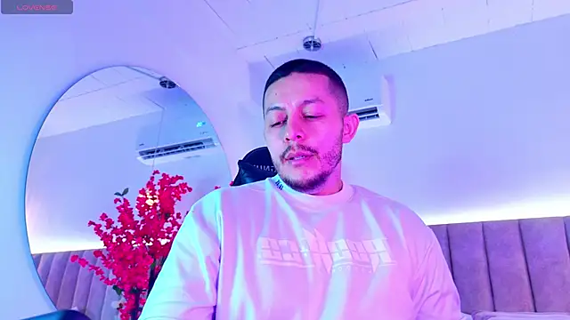 AronSandeers online show from October 2025 04:24:02 PM