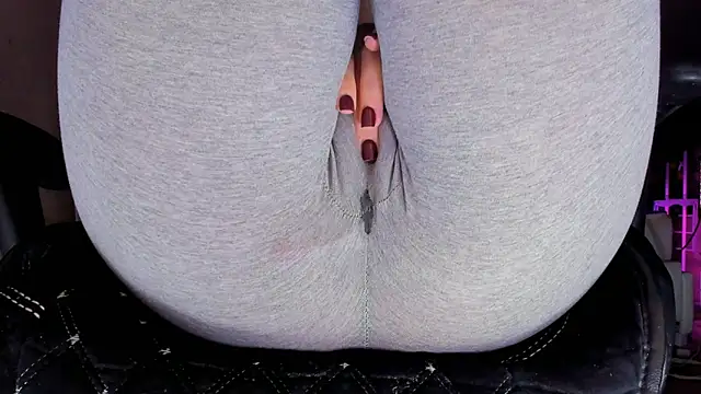 Cameltoe squirt inPants online show from September 2025 12:40:02 PM