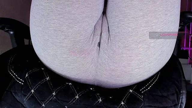 Cameltoe squirt inPants online show from October 2025 03:34:04 PM