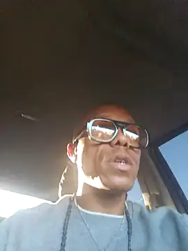 mannystrong6933 online show from October 2025 12:14:01 AM