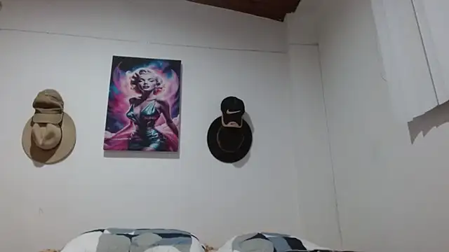 Crystal Star  online show from March 2026 09:13:01 AM